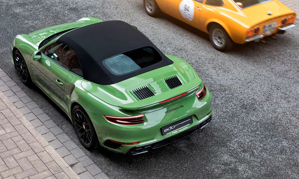 Green Khaki Porsche Macan